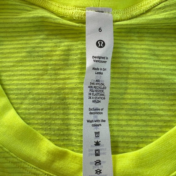 NWT Lululemon Swiftly Tech Short Sleeve 2.0 - size 6 - Picture 3 of 3